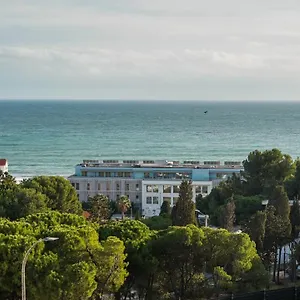 https://ocean-view-apartment-wi-fi-pool-beach-albufeira-center.hotelaalgarve.com